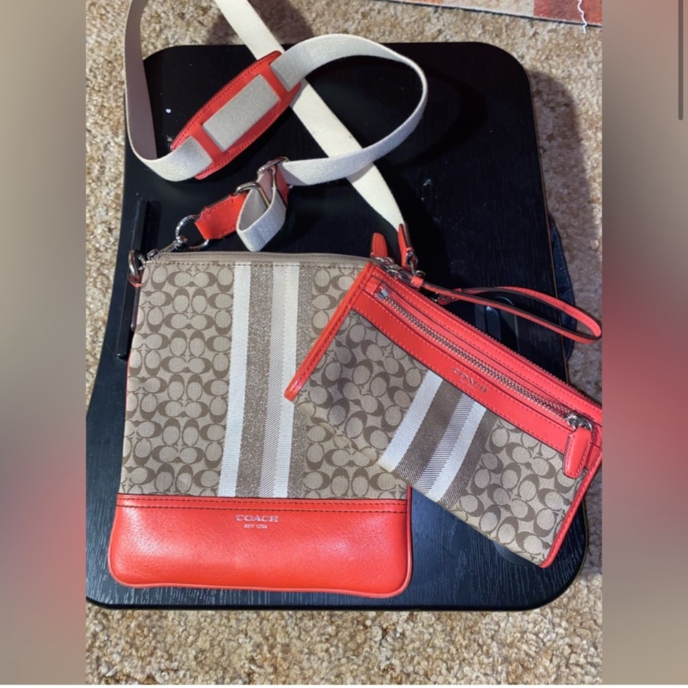 🆕CUTE BNWOT! WOMENS COACH SIG. LEGACY STRIPE CROSSBODY & WALLET SET!😍